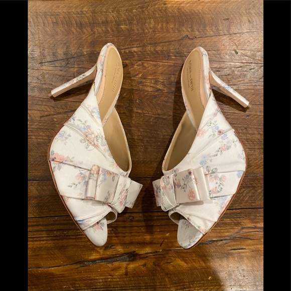 Born on Fifth Floral Bow Antonio Melani - Picture 4 of 14